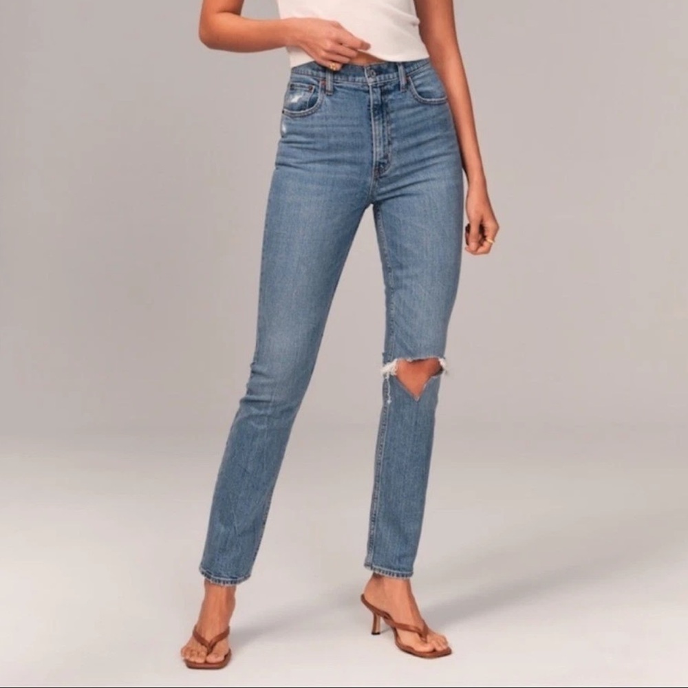Abercrombie & Fitch 90s Slim Straight Ultra High Rise Jeans | Size 33 / 16